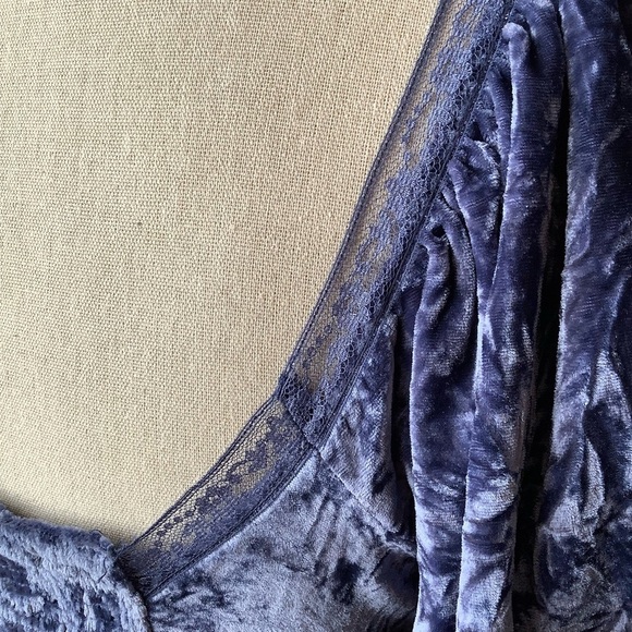 FREE PEOPLE Yours Truly Velvet Top in Wild Moon Size S - Picture 8 of 16